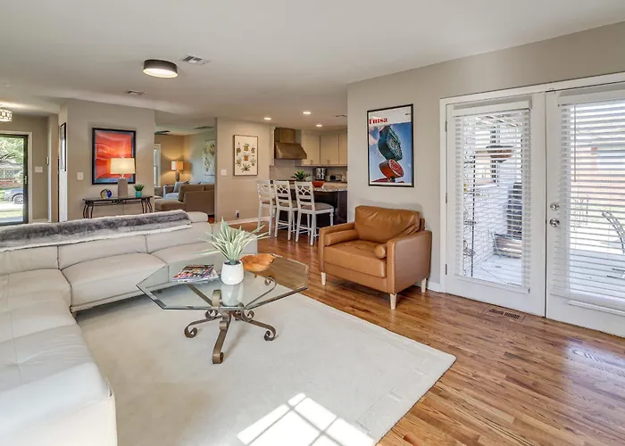 Pet-friendly W/ Yard: 8 Mi To Downtown Tulsa! Tulsa